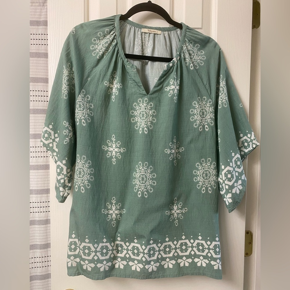 Bebonnie  Printed V-Neck 3/4 Sleeves Peasant Top - Size Large